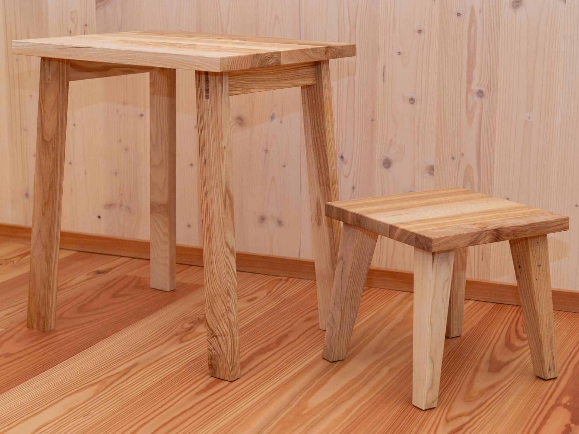 Kinderhocker aus massiv Esche geoelt Holzhocker