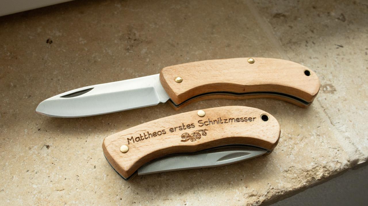 Kindersicheres Schnitzmesser aus Holz personalisiertes Taschenmesser mit Wunschname