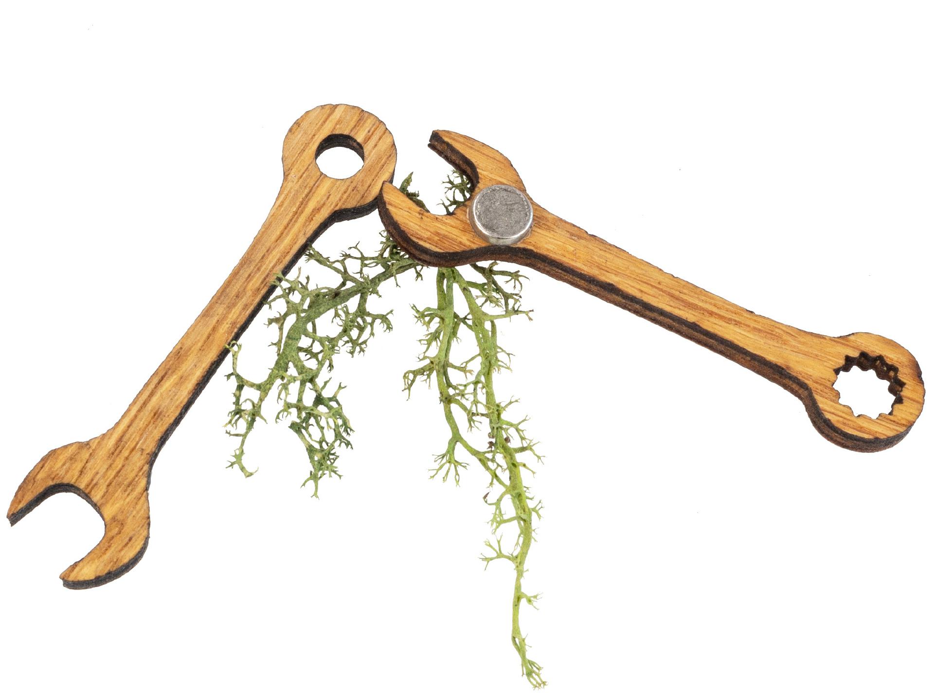 Holz Magnet in Schraubenschlüssel Form | Eiche geölt FSC® zertifiziert