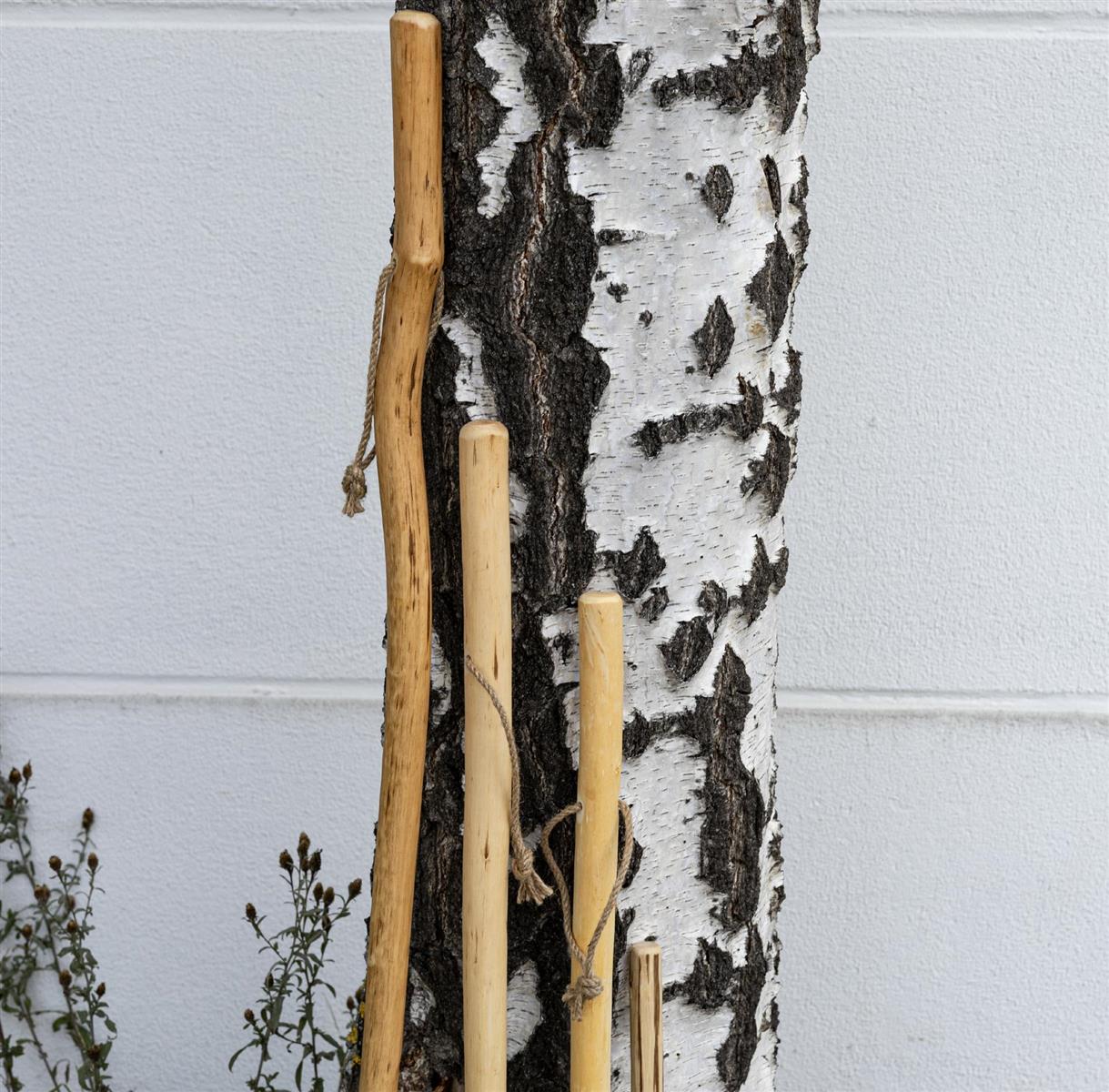 Handgefertigter Hirtenstock aus Haselnussholz mit Hanfkordel - Wanderstock 110 cm