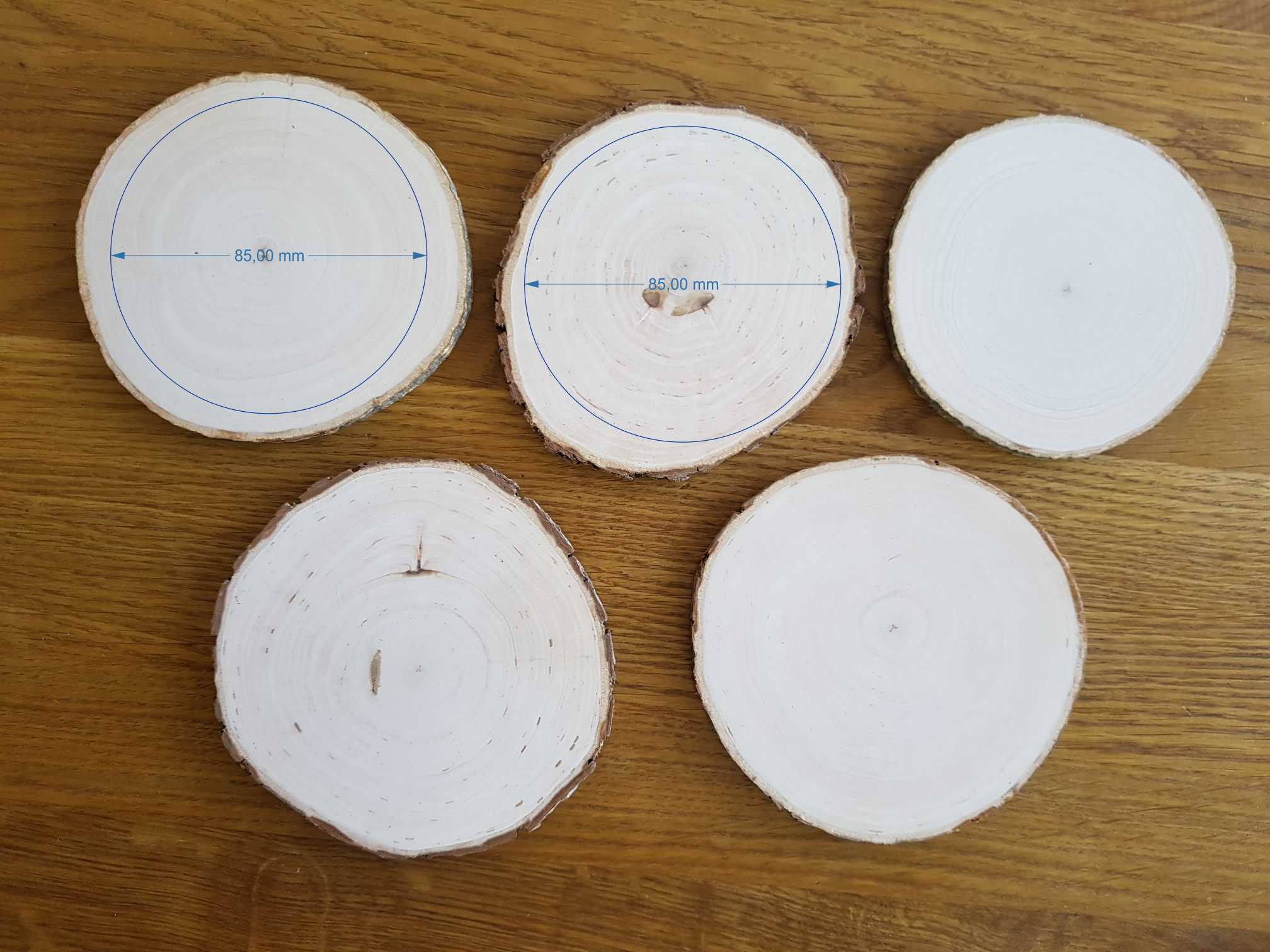 Personalisierter Rustikaler Holz Untersetzer mit Rinde und Laser Gravur