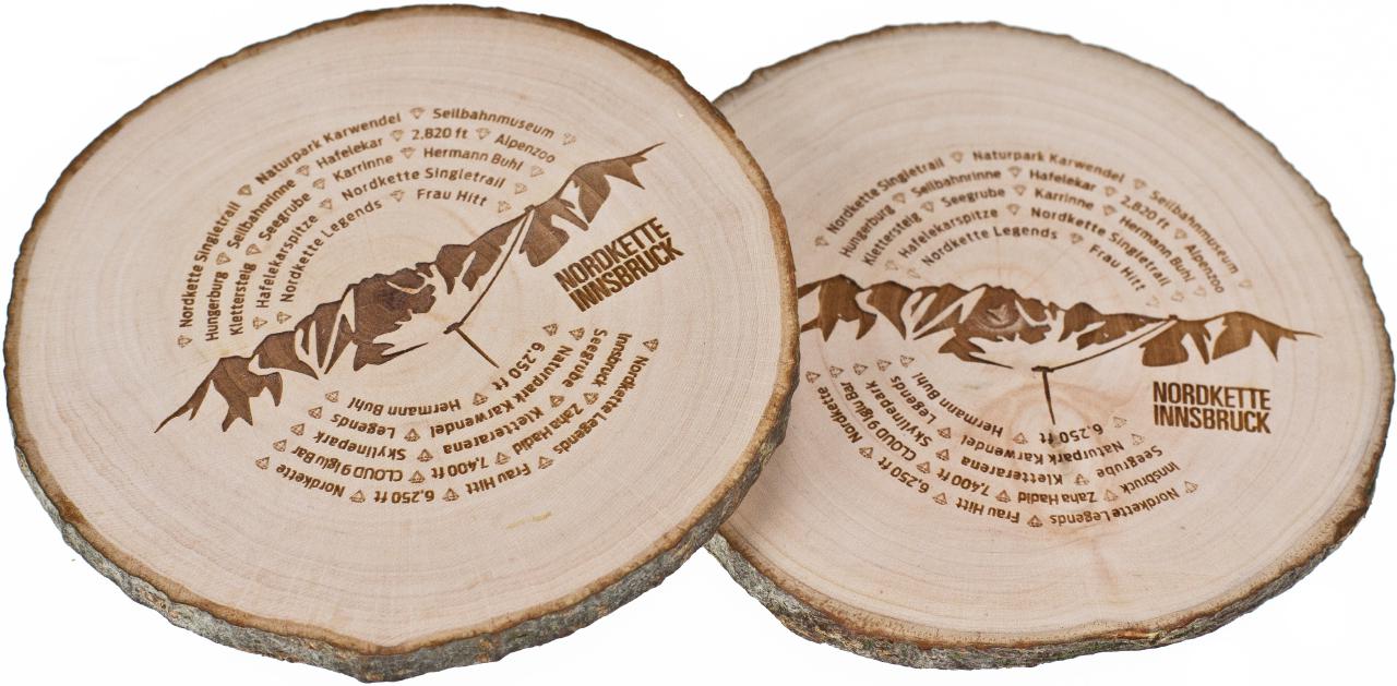 Personalisierter Rustikaler Holz Untersetzer mit Rinde und Laser Gravur
