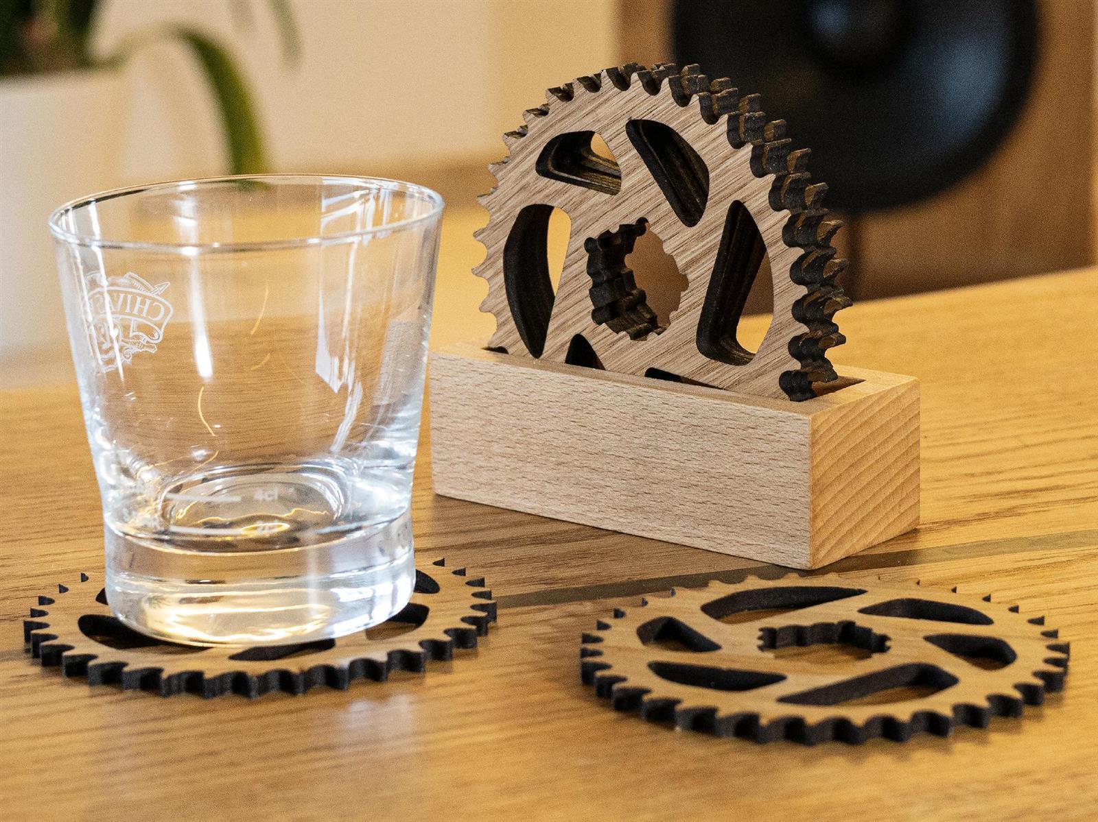 5er Set Holz-Untersetzer Mountainbike-Kettenblatt-Design - Eiche geölt