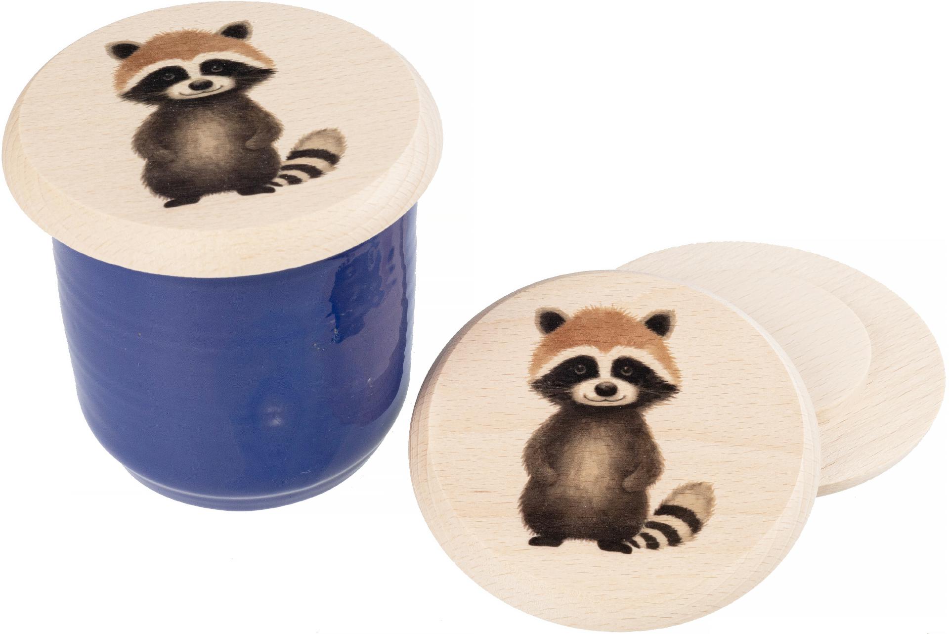 Glasabdeckung aus Buchen Holz fuer Kinder mit buntem Tiermotiv Waschbaer