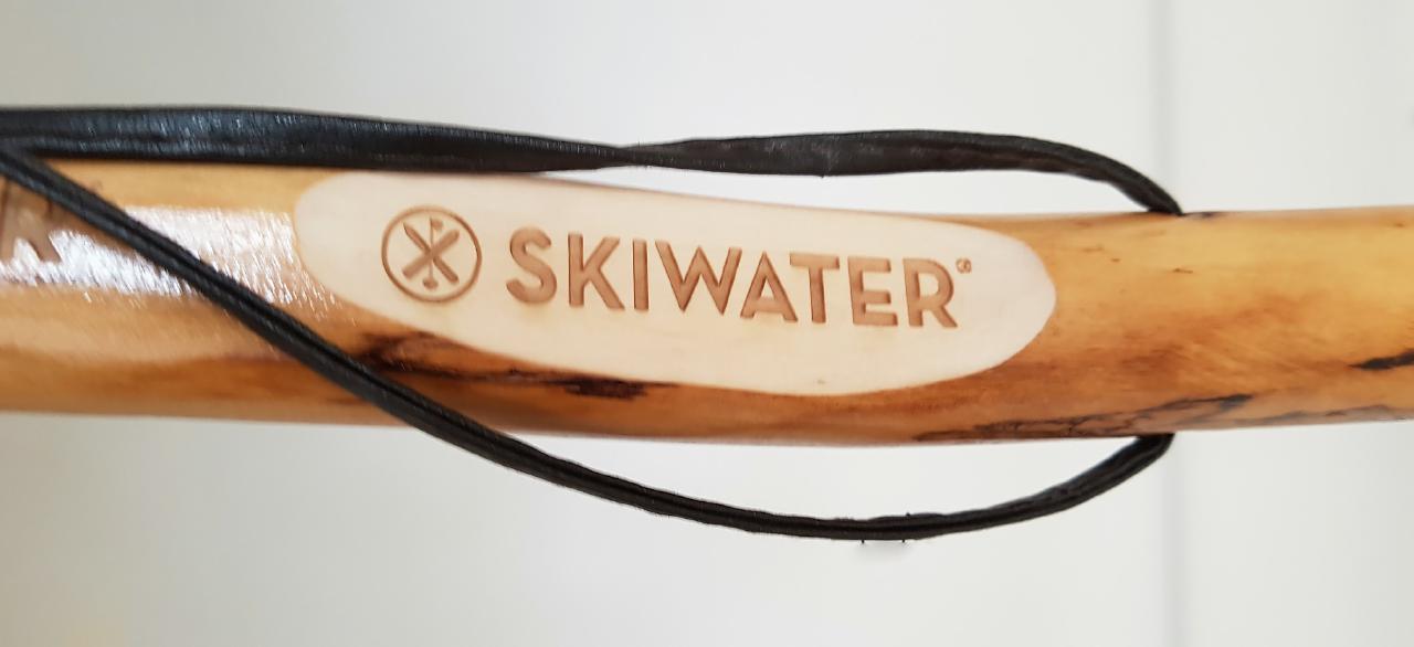 Hirtenstock mit geschnitztem Edelweiß - Wanderstock für alpine Abenteuer 110 cm