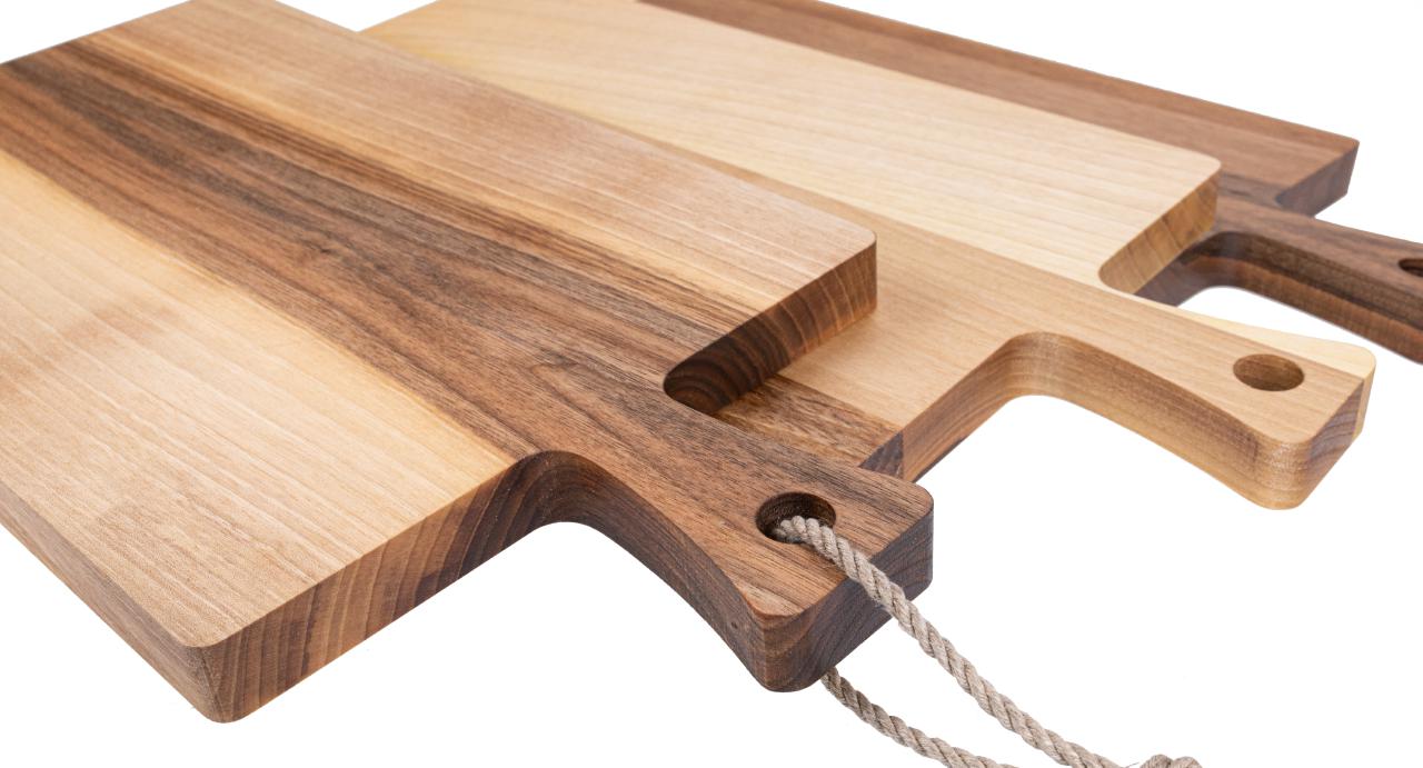 Schneidebrett mit Griff - Nussbaum geölt - 40 x 20 x 2 cm FSC® mit Hanf Kordel