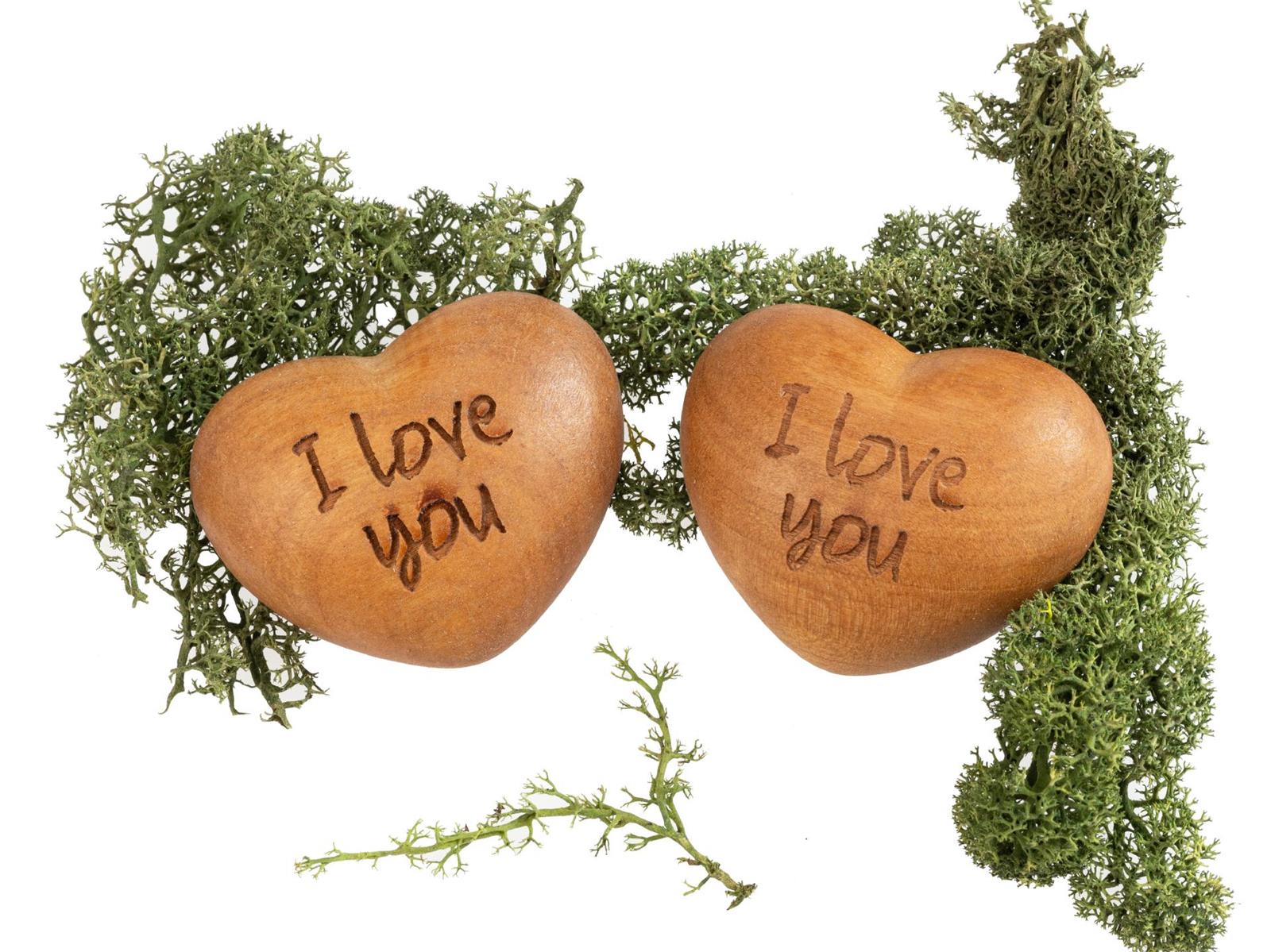 Holz Handschmeichler - Kirsche geölt - Gravur: "I love you"