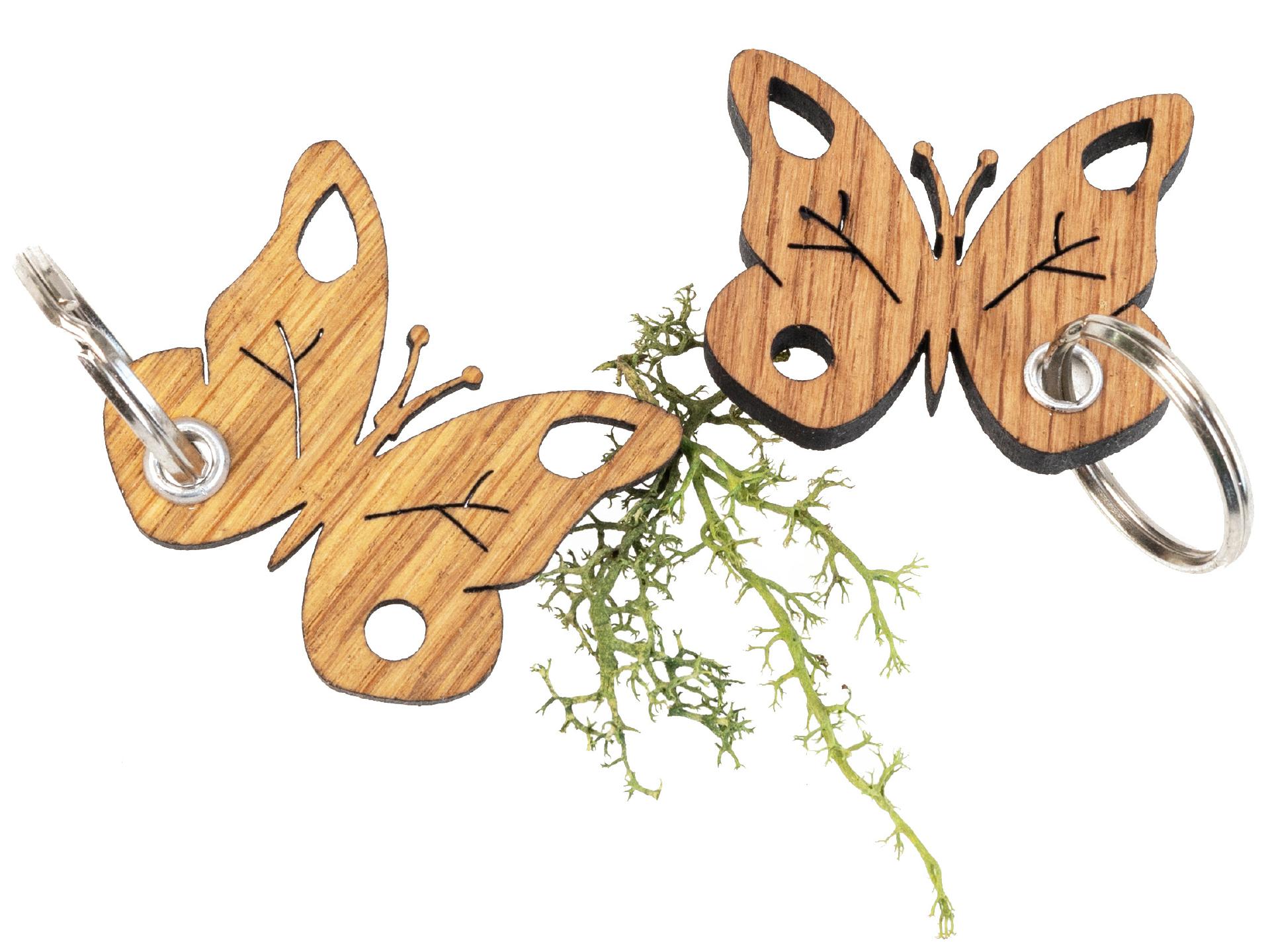 Schlüsselanhänger aus FSC® Eiche geölt in Schmetterlings Form