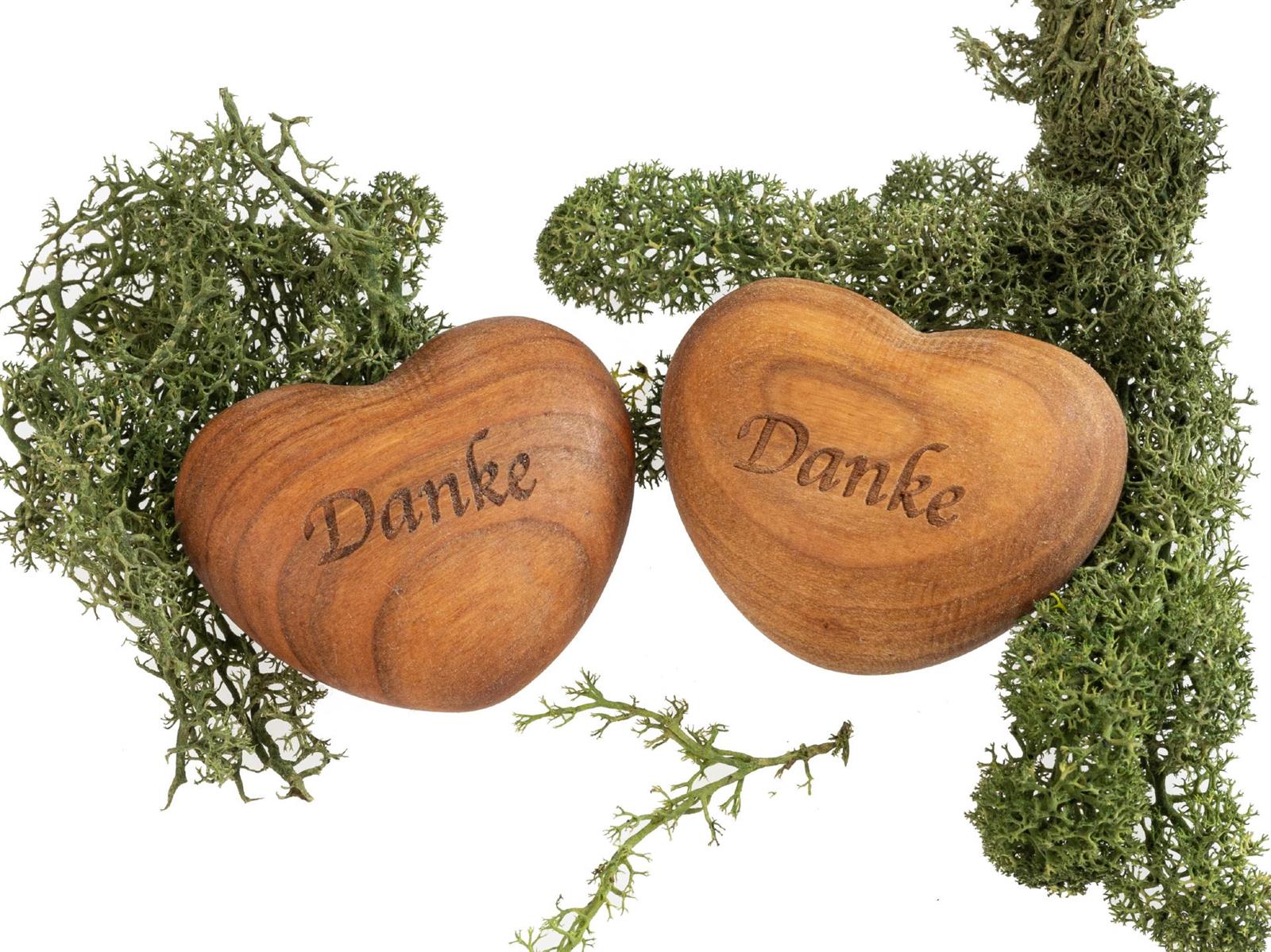 Holz Handschmeichler - Kirsche geölt - Gravur: "Danke!"