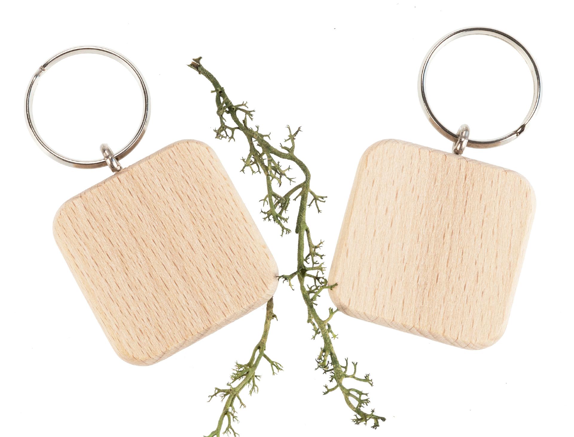 Holz Schlüsselanhänger quadratisch aus FSC® zertifizierter Buche 4 cm
