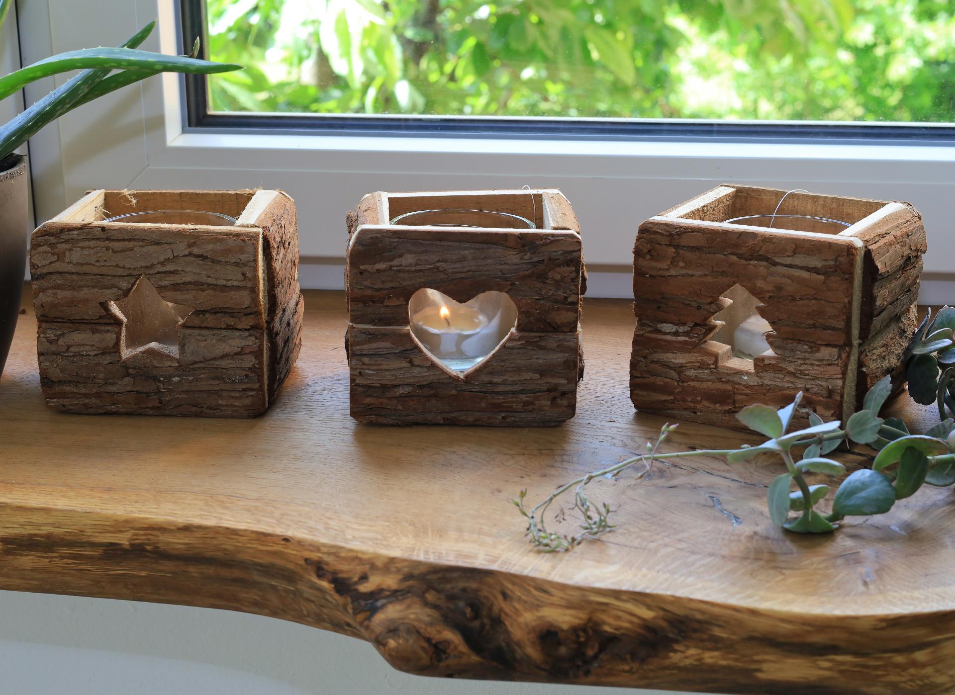 Rustikales Holz Windlicht mit Rinde
