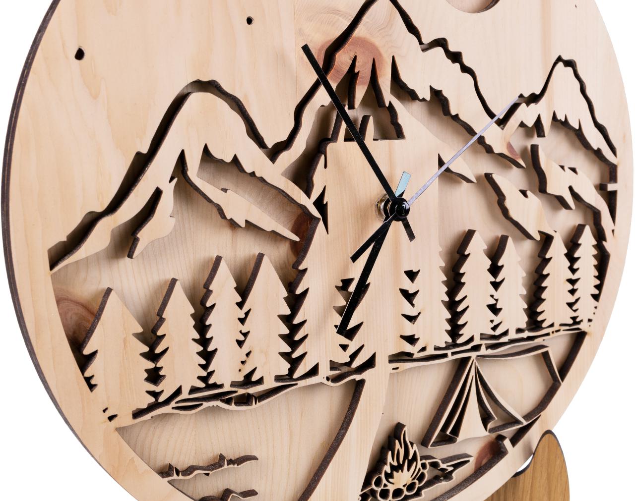 Outdoor & Camping Wanduhr aus Wunschholz mit geraeuschlosem Funk Uhrenwerk