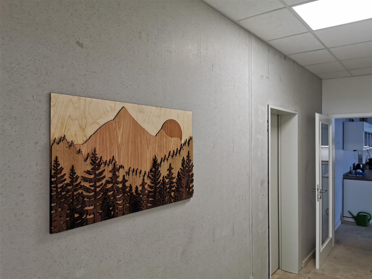 3D Wandbild - Gebirge mit Wald - fünf verschiedene Holzarten 98 x 59 cm