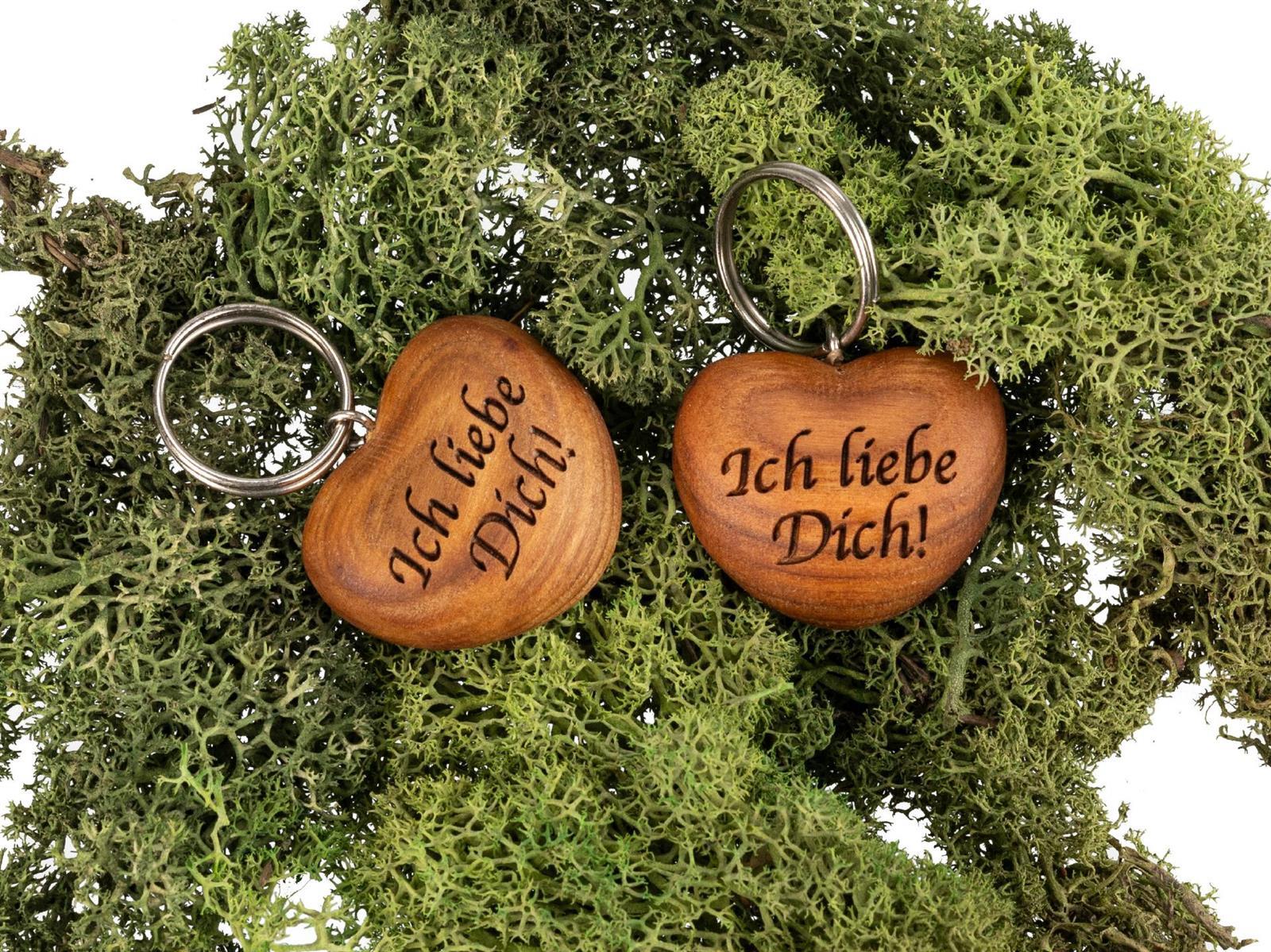 Holz Herz Schluesselanhaenger aus Kirsche geoelt Ich liebe dich