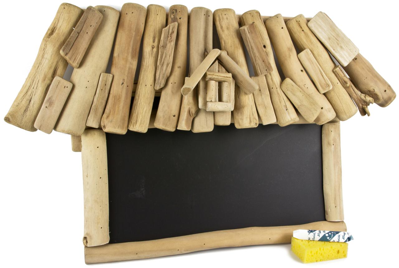 Rustikale Kreidetafel aus Treibholz Hausfoermig und handgefertigt