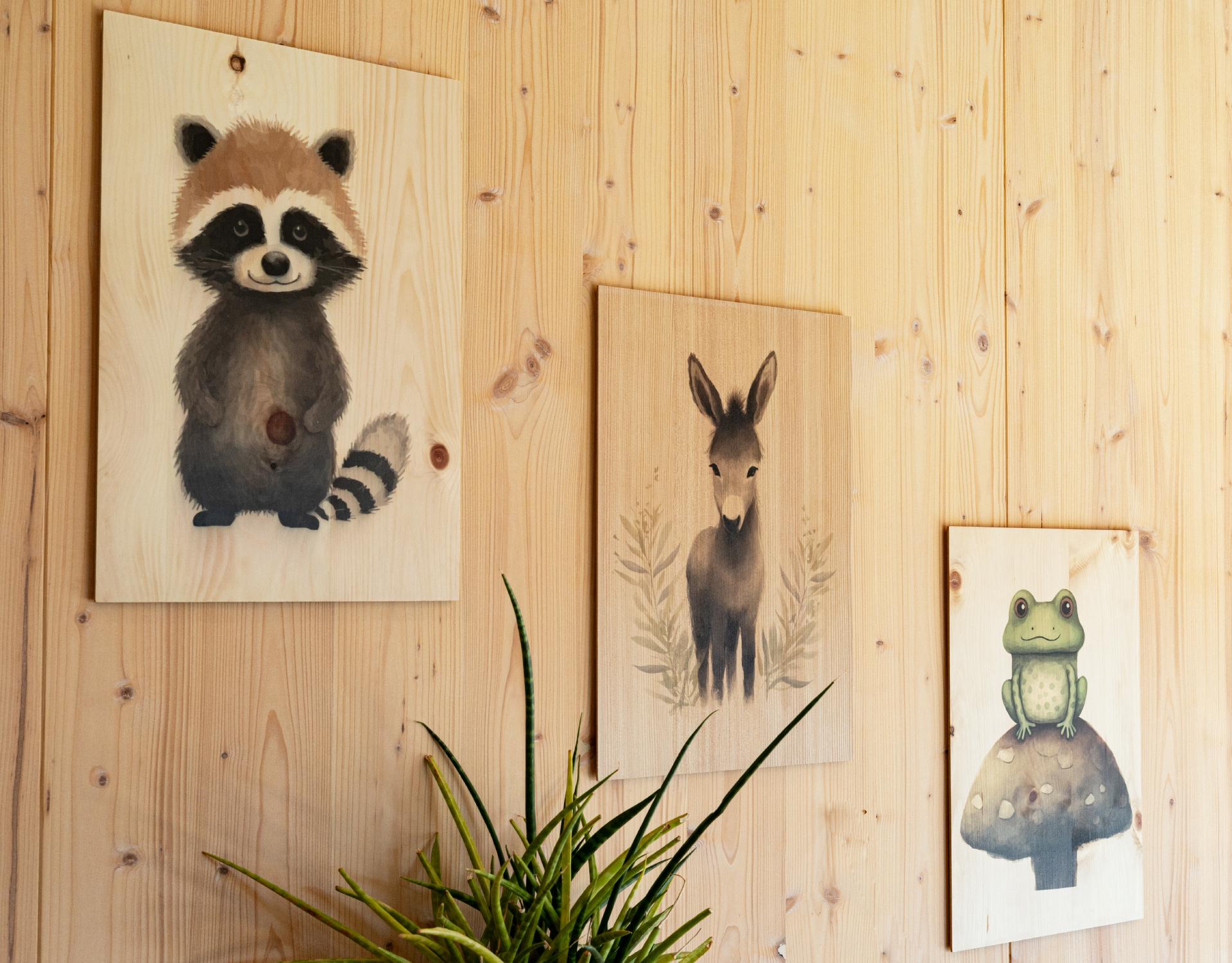 Holz Wandbilder fuer Kinder mit bunten Tier Motiv Schaf aus Zirbe