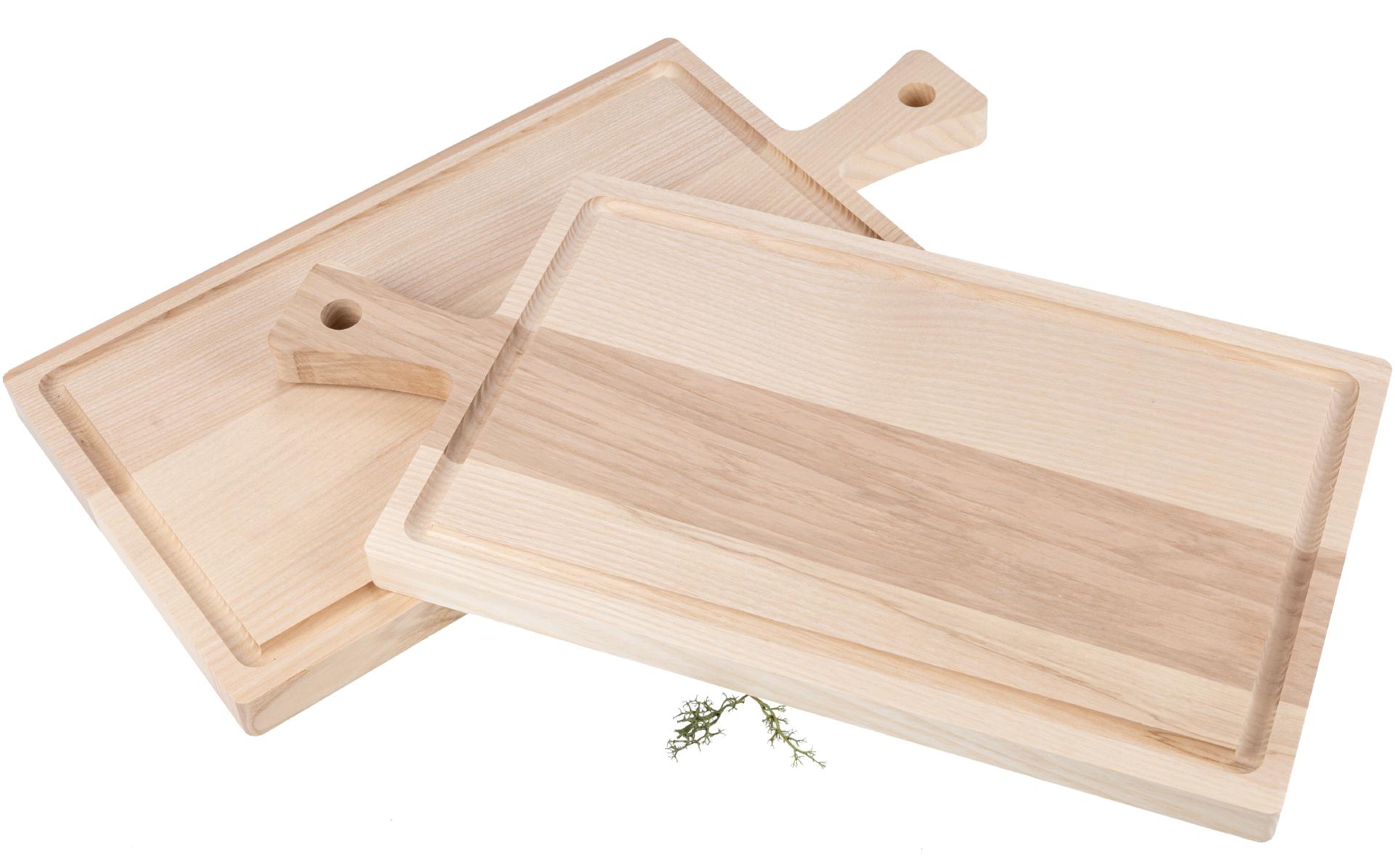 Schneidebrett mit Griff und Rille aus FSC® Kern Esche 40 x 20 x 2 cm
