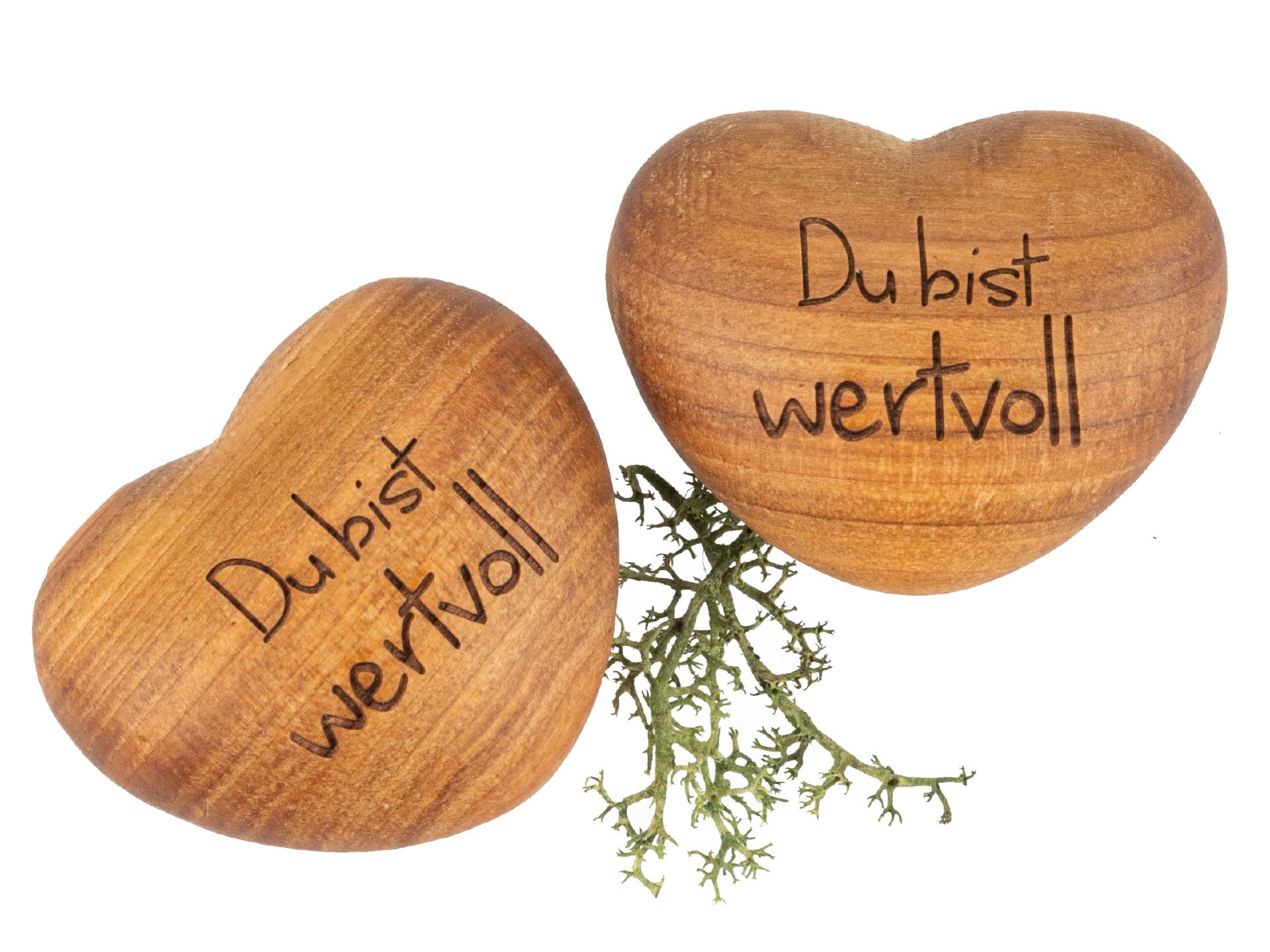 Holz Handschmeichler - Kirsche geölt - Gravur: "Du bist wertvoll"