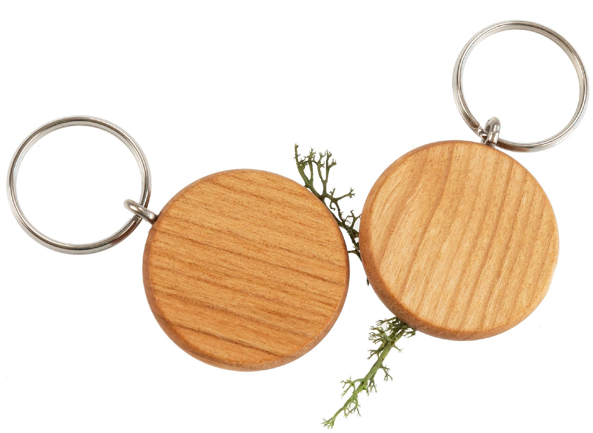 Runder Holz Schlüsselanhänger aus FSC® zertifiziertem geöltem Kirschholz 4,2 cm