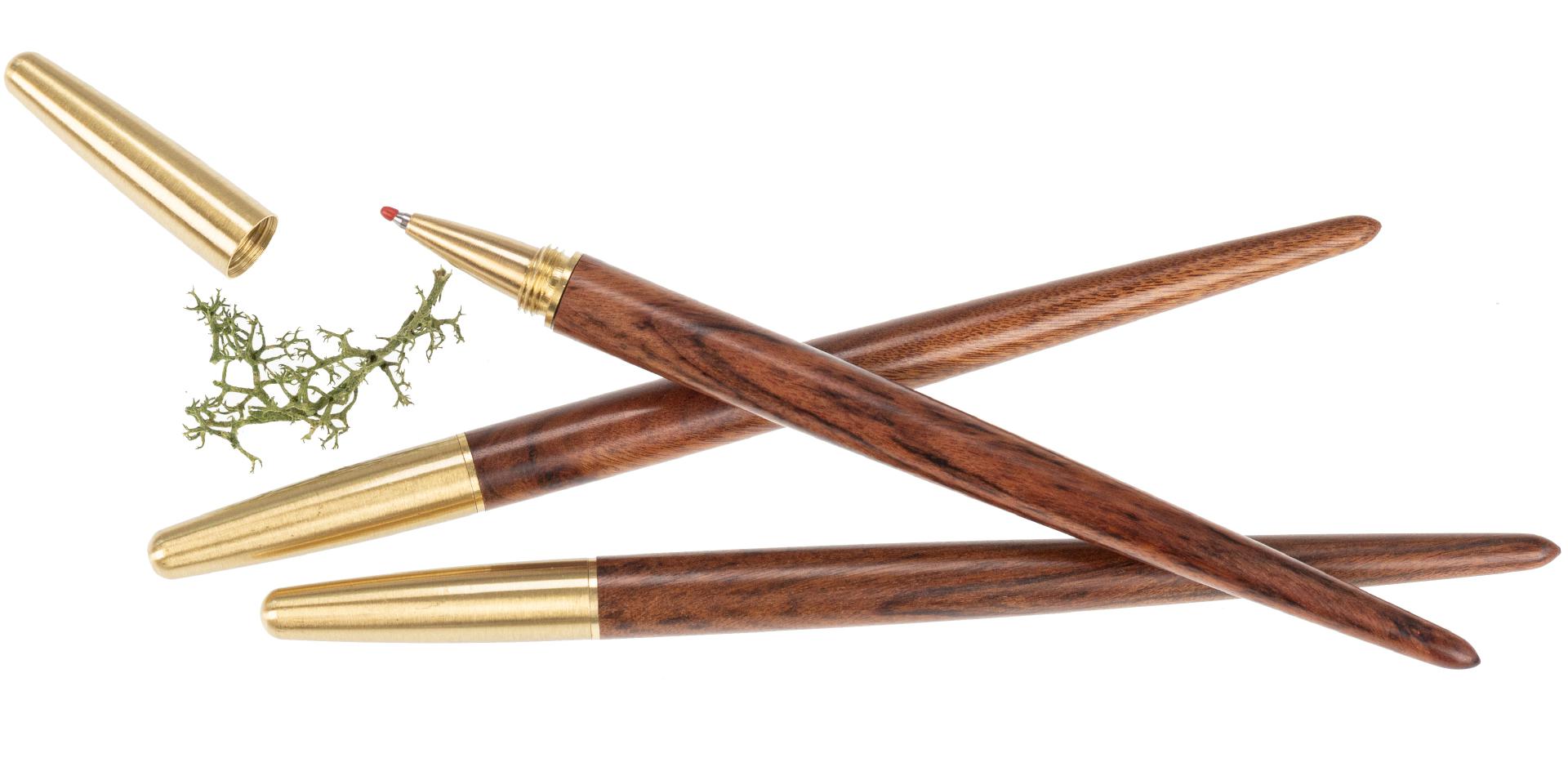 Edler Holz Kugelschreiber mit konischer Form und Messing Kappe - Rosenholz gewachst
