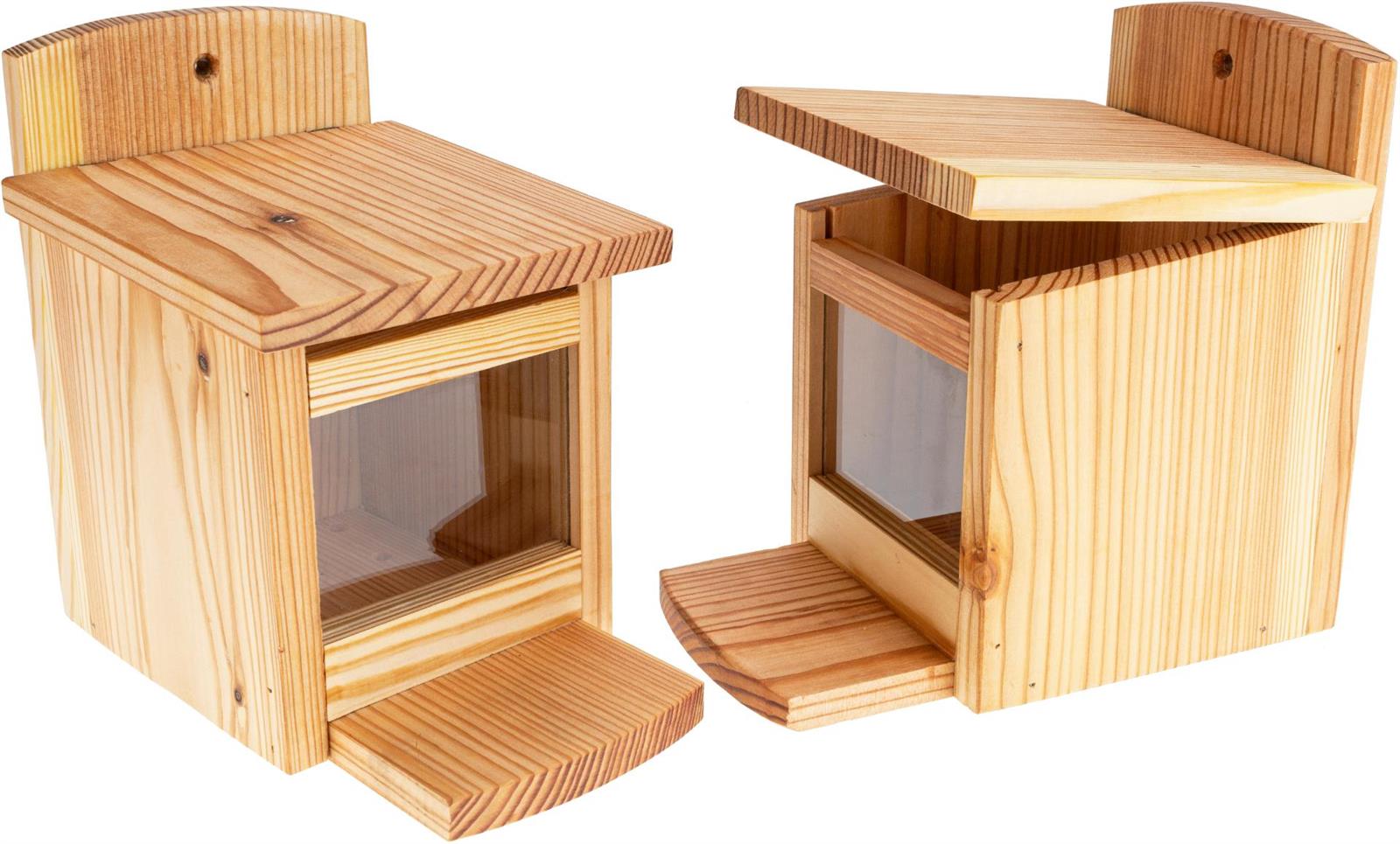 Eichhoernchen Futterhaus aus europaeischer Laerche inklusive Nussspender Futterbox
