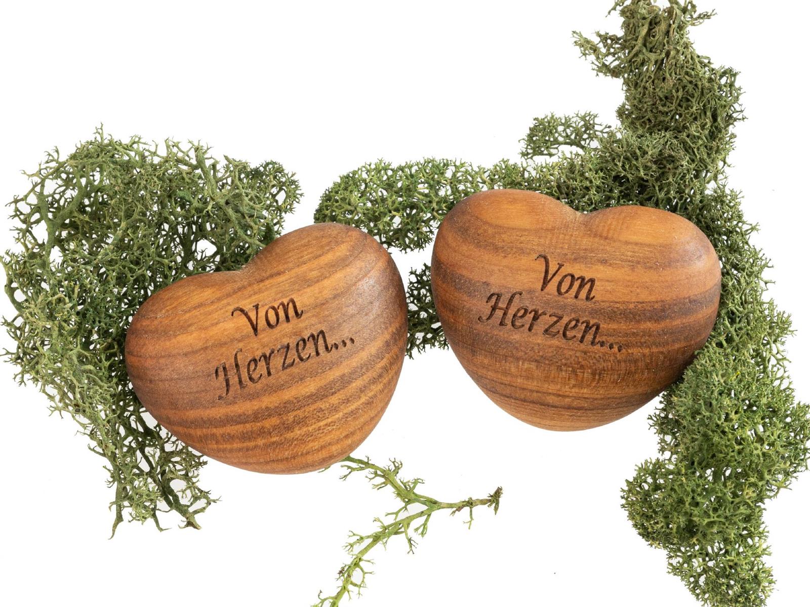 Holz Handschmeichler - Kirsche geölt - Gravur: "von Herzen..."