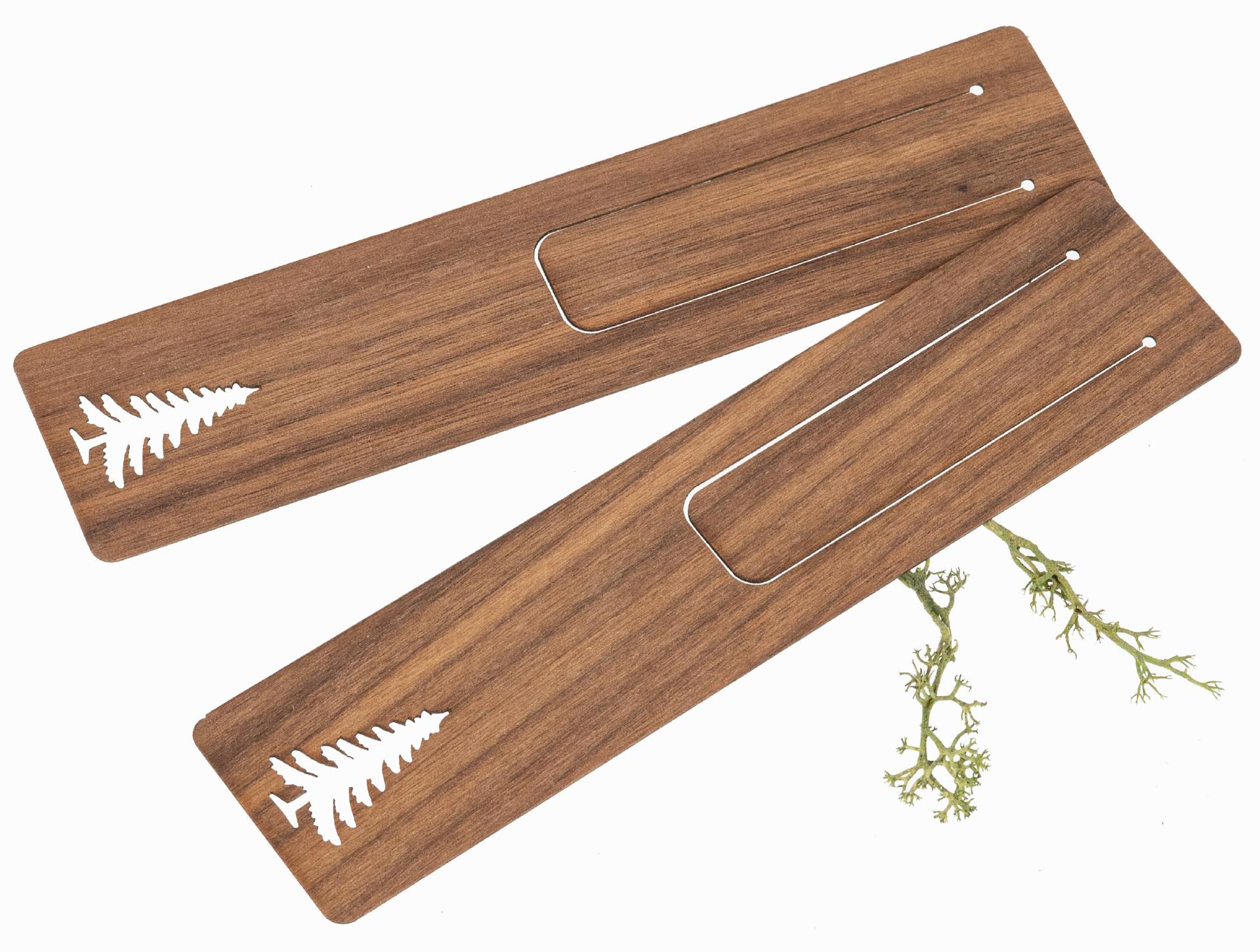 Holz Lesezeichen 150 x 35 x 0,7 mm aus Nussbaum geölt - Motiv: Tannen
