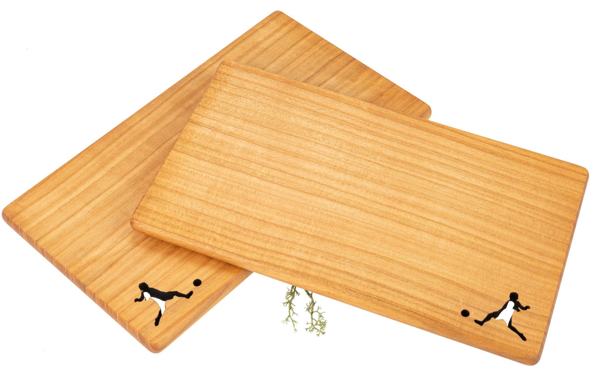 Schneidebrett aus geöltem FSC® Kirschholz - 26 x 15 x 1 cm - Fußballer