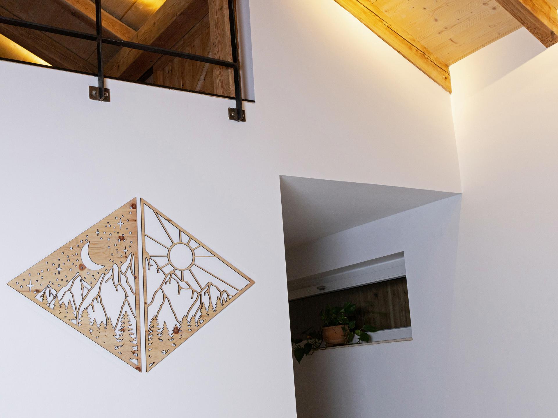 Holz Wandbild Bergpanorama bei Tag & Nacht in verschiedenen Holzarten
