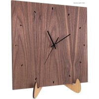 Schlicht-quadratische Wanduhr aus Wunschholz mit...