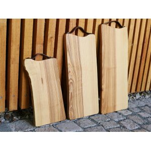 Oiled Ash Wood Cutting Board with Natural Edge & Leather Handle – ca. 50 x 24 x 2 cm