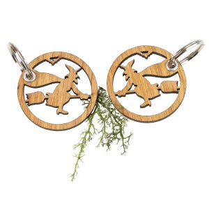 Schlüsselanhänger aus FSC® Eiche geölt in Hexen Form