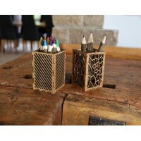Holz-Stiftehalter mit geometrischen Formen aus Eichenholz