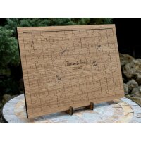 Hochzeit Holz Gästebuch aus FSC® Eiche Geölt - Puzzle Teile mit Wunschdaten und Aufsteller