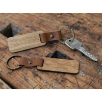 Oiled Oak Keychain – Light Brown Leather Strap...
