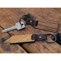 Oiled oak wood key fob | Dark brown leather with brass ring