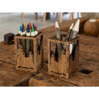 Holz-Stiftehalter mit Tannen Ausschnitt aus Eichenholz
