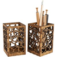 Holz-Stiftehalter mit Herzen aus Eichenholz